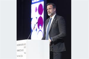 General Mag. Andreas Holzer, MA, Direktor des Bundeskriminalamtes bei seiner Rede am Gewaltschutzgipfel mit Frauenministerin Susanne Raab