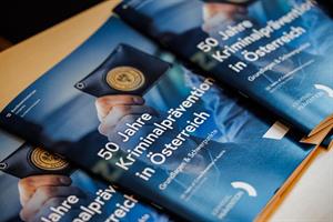 Broschüre 50 Jahre Kriminalprävention