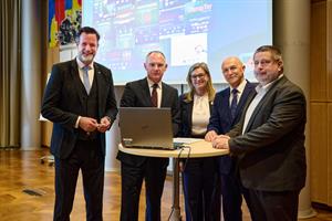 v.l.n.r. Andreas Holzer, Gerhard Karner, Astrid Holzer, Herbert Giegerl, Peter Hofbauer