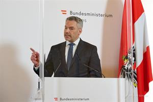 "Die staatlichen Sozialsysteme sind kein Selbstbedienungsladen", sagte Innenminister Karl Nehammer.