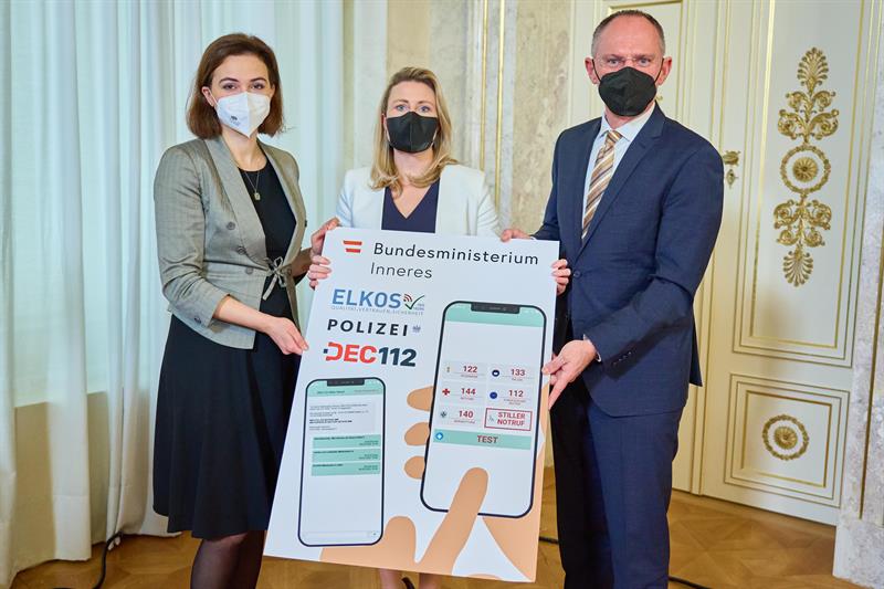 Justizministerin Alma Zadic (li.), Frauenministerin Susanne Raab und Innenminister Gerhard Karner präsentieren den "Stillen Notruf", der heuer flächendeckend eingeführt wird.