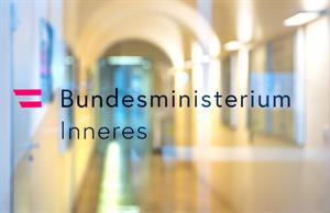 Symbolbild: "Operation Ancora": Internationales Schleppernetzwerk zerschlagen.