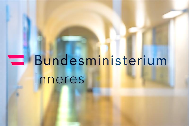 Klicken Sie nicht auf den Link "oesterreich.at-anmelden.net" – es handelt sich hierbei um einen Betrugsversuch.