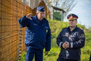 Bundespolizeidirektor Michael Takàcs auf Visite an der ungarisch-serbischen Grenze.