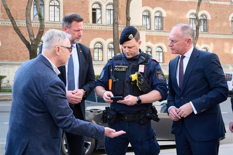 Für die Polizei bedeutet die neue Technologie eine deutliche Zeitersparnis im operativen Einsatz und eine spürbare Reduktion des administrativen Aufwands.